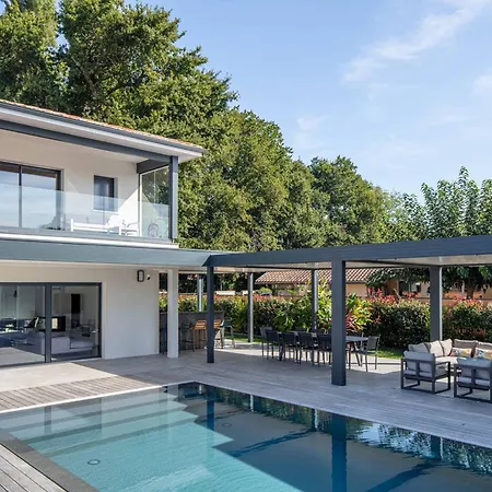 Sublime Avec Piscine Chauffee, Et Sauna A 10 Min De La Et Des Golfs - Fr-1-791-19 Villa